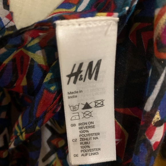 H&M Vibrant Geometric Scarf - Picture 4 of 6